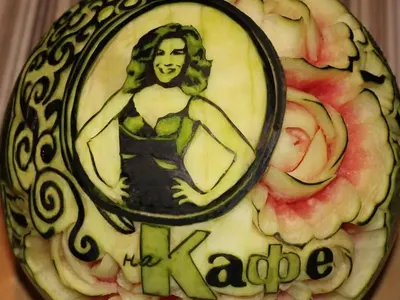 Гала цъфна върху диня