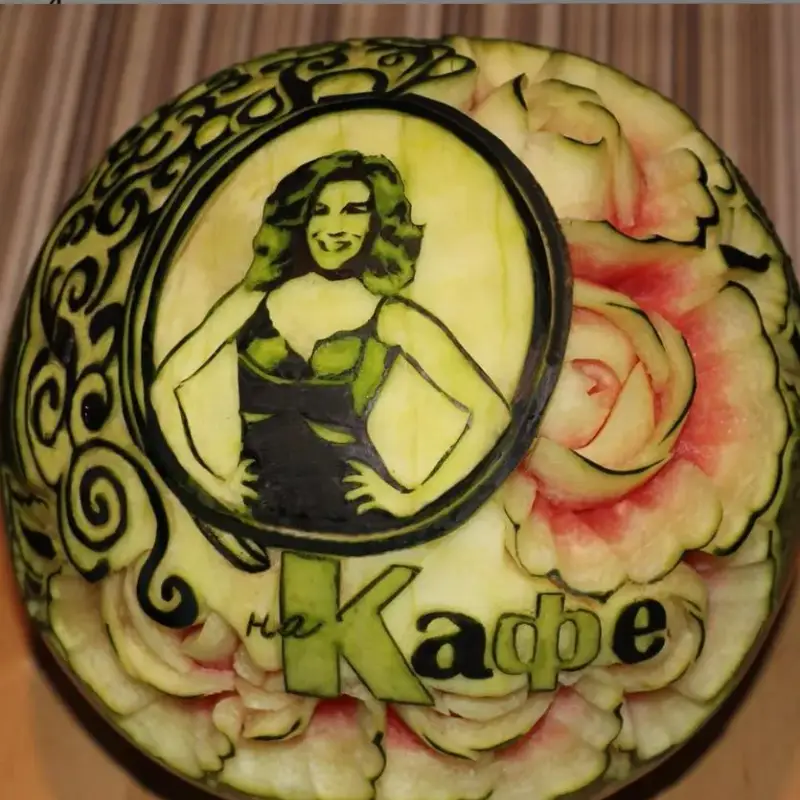 Гала цъфна върху диня