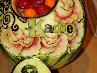 Гала цъфна върху диня