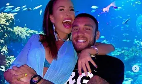 Гери-Никол запозна гаджето с родителите си