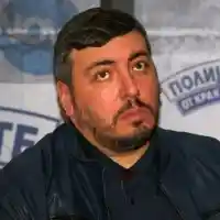 Геро съвсем се ошишка (Актьорът вече се побира само в анцузи)