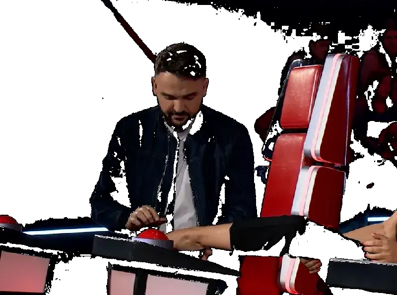 Графа лъска обувките на Камелия