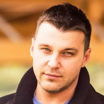 Христо Калоферов си напазарува 40 чифта чорапи (Водещият се запасява яко)