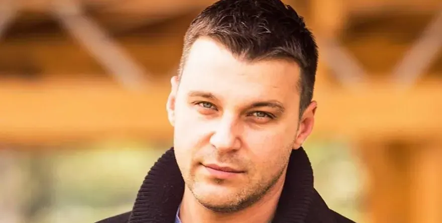 Христо Калоферов си напазарува 40 чифта чорапи (Водещият се запасява яко)