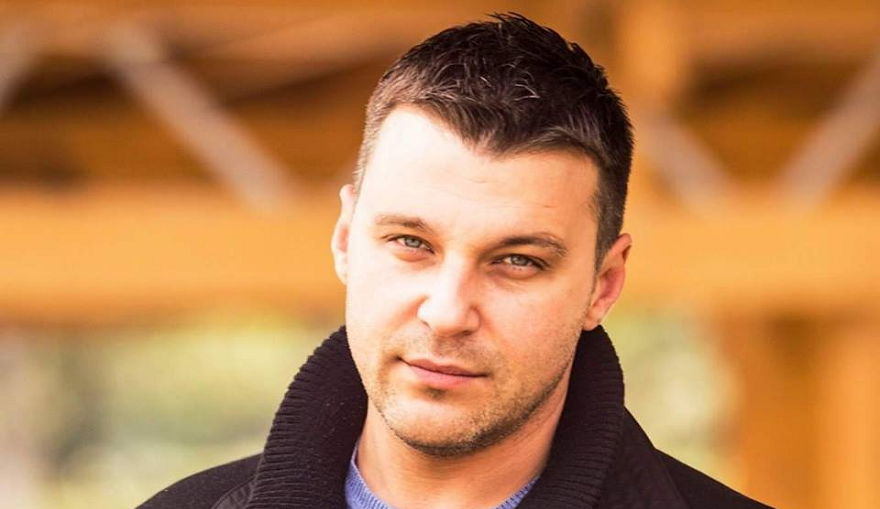 Христо Калоферов си напазарува 40 чифта чорапи (Водещият се запасява яко)