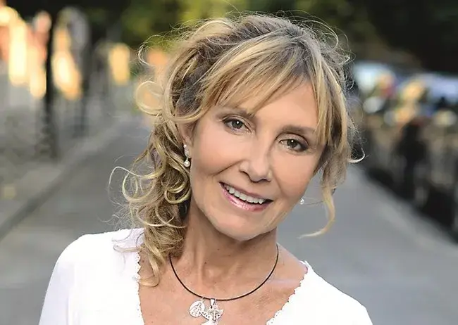 Ирен Кривошиева се фука с ново чене