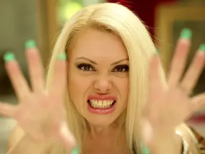 Китайската зараза провали гурбета на Албена Вулева