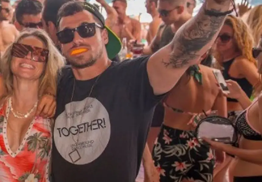 Лора Караджова се омъжва за диджея Марсел Рохас след като роди