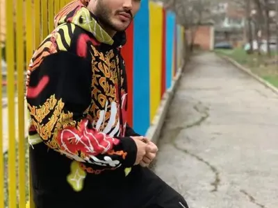 Лорд Евгени Минчев в акция: Зуека и Рачков с ризи като варицела, Азис губи естетически от…дивана си и още + СНИМКИ