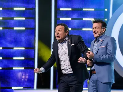 Лорд Евгени Минчев в акция: Зуека и Рачков с ризи като варицела, Азис губи естетически от…дивана си и още + СНИМКИ