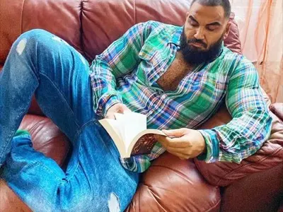 Лорд Евгени Минчев в акция: Зуека и Рачков с ризи като варицела, Азис губи естетически от…дивана си и още + СНИМКИ