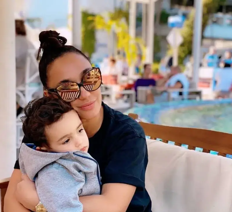 Мария Илиева води бебето в Маями