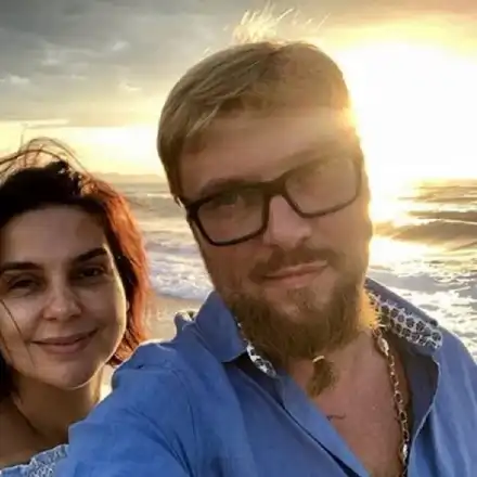 Миро пусна нова песен, посвети я на жена си