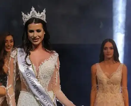 Мис България закъса! (Продава си колата)