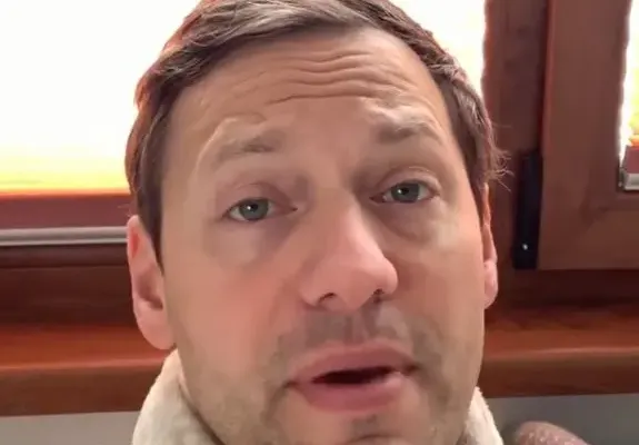 Орлин Павлов редува гаража с хладилника