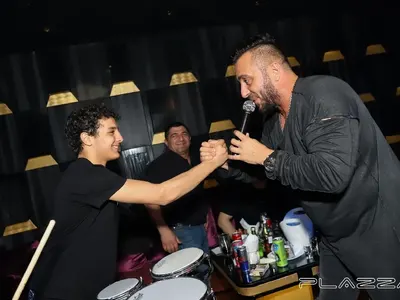 Потрес: Назярян и синът му плуват в море от чалга, алкохол и вируси (Снимки)