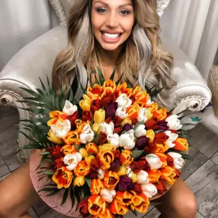 Простодушната Джулиана уточни: Предложиха ми годеж, не брак