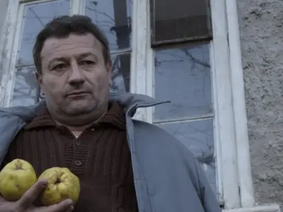 Рачков в еротични сцени във филм на Куркински