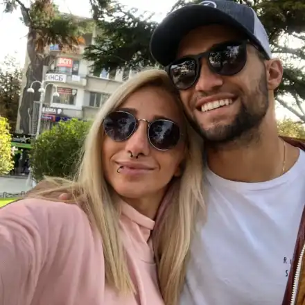 Сами от „Фермата” стяга сватба