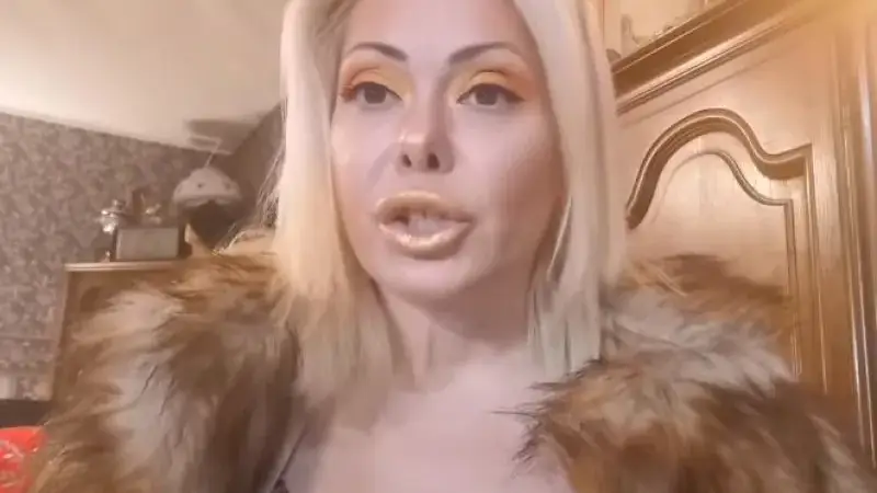 Sex скандал с Албена Вулева! Блокираха профила й заради снимка на мъжки атрибут