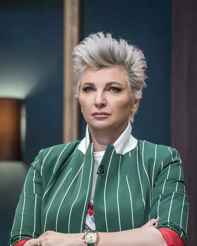 Силвена Роу сама предложила брак на мъжа (Кулинарката издържа интелектуалеца Малкълм)