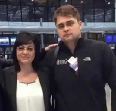 Синът на Корнелия Нинова блокиран в Ню Йорк (Рафаел не може да се прибере у нас заради коронавируса)