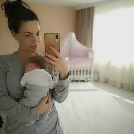 Славея Сирекова прелива от кърма (Снимка)