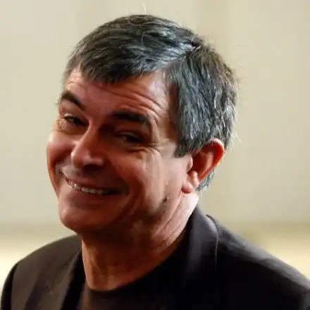 Софиянски шие дрехите си по поръчка!