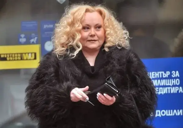 Стресът след развода и антидепресанти направиха Наталия Симеонова тройна (Певицата втрещи при Цитиридис, мина 100 кг)