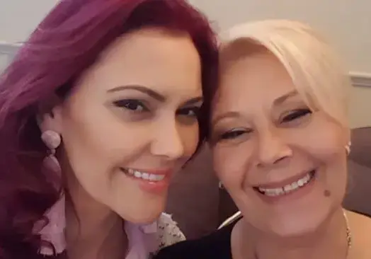 Светла Иванова откри майка си с детектив (Певицата - плод на забранена любов с възрастен мъж)