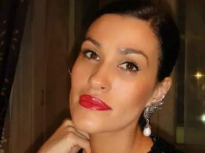 Теди Велинова се натиска за телевизията (Моделката се ослушва за стабилни доходи след развода с доктор Енчев)