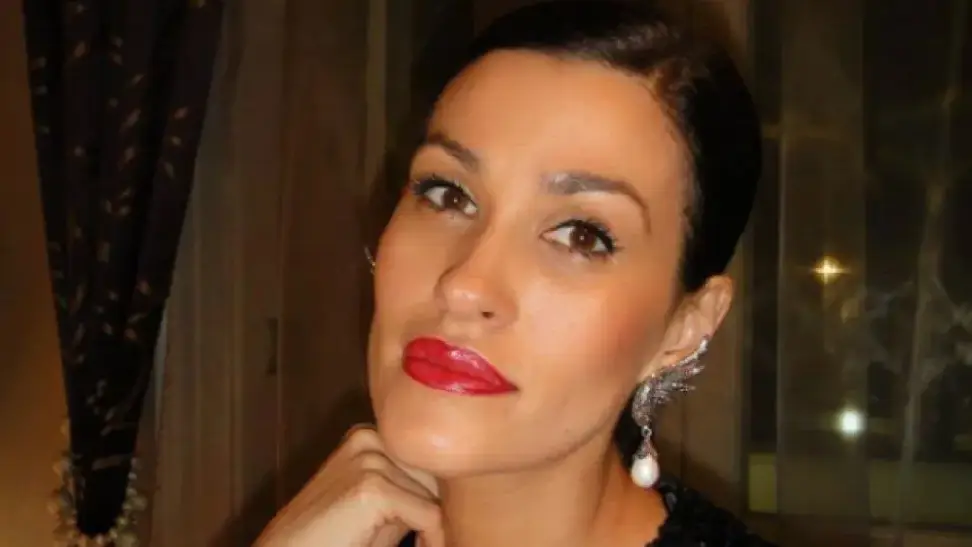 Теди Велинова се натиска за телевизията (Моделката се ослушва за стабилни доходи след развода с доктор Енчев)