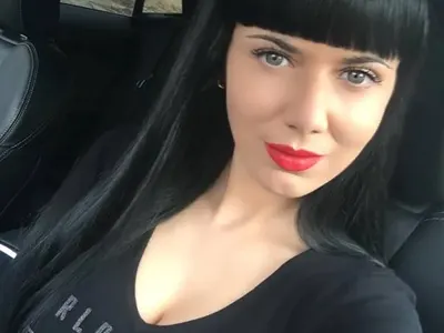 Ужас! Лъсна грозната истина за реалната визия на Елеонора Манчева (Много е далеч от обработените снимки)