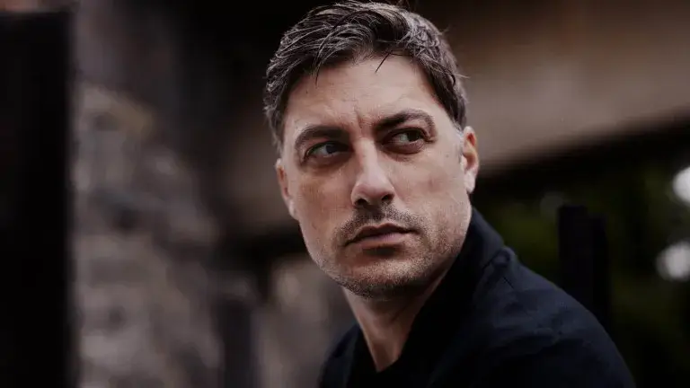 Владо Карамазов снима на лента (Актьорът се връща в миналия век)