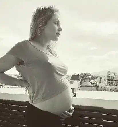 Внучката на Тодор Колев ражда в България