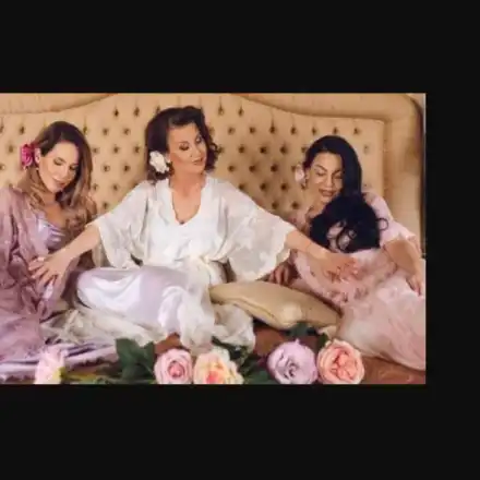 Всички обичат Илиана Раева