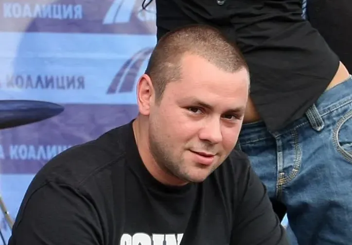 Ицо Хазарта спря белото