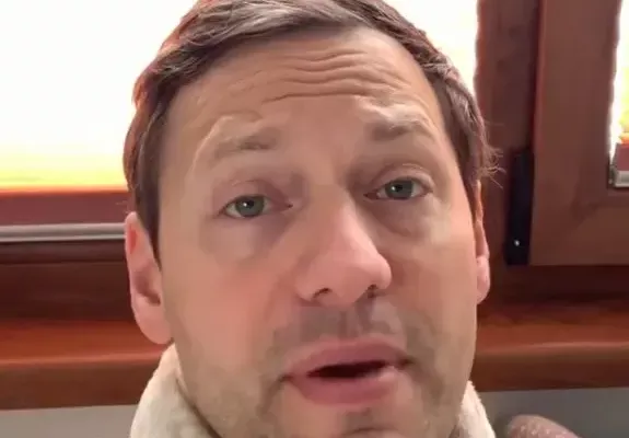 Орлин Павлов редува гаража с хладилника