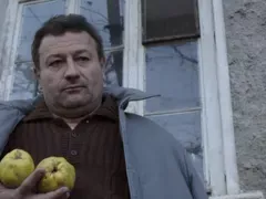 Рачков в еротични сцени във филм на Куркински