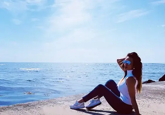 47-годишната Глория работи за бебе насред пандемията