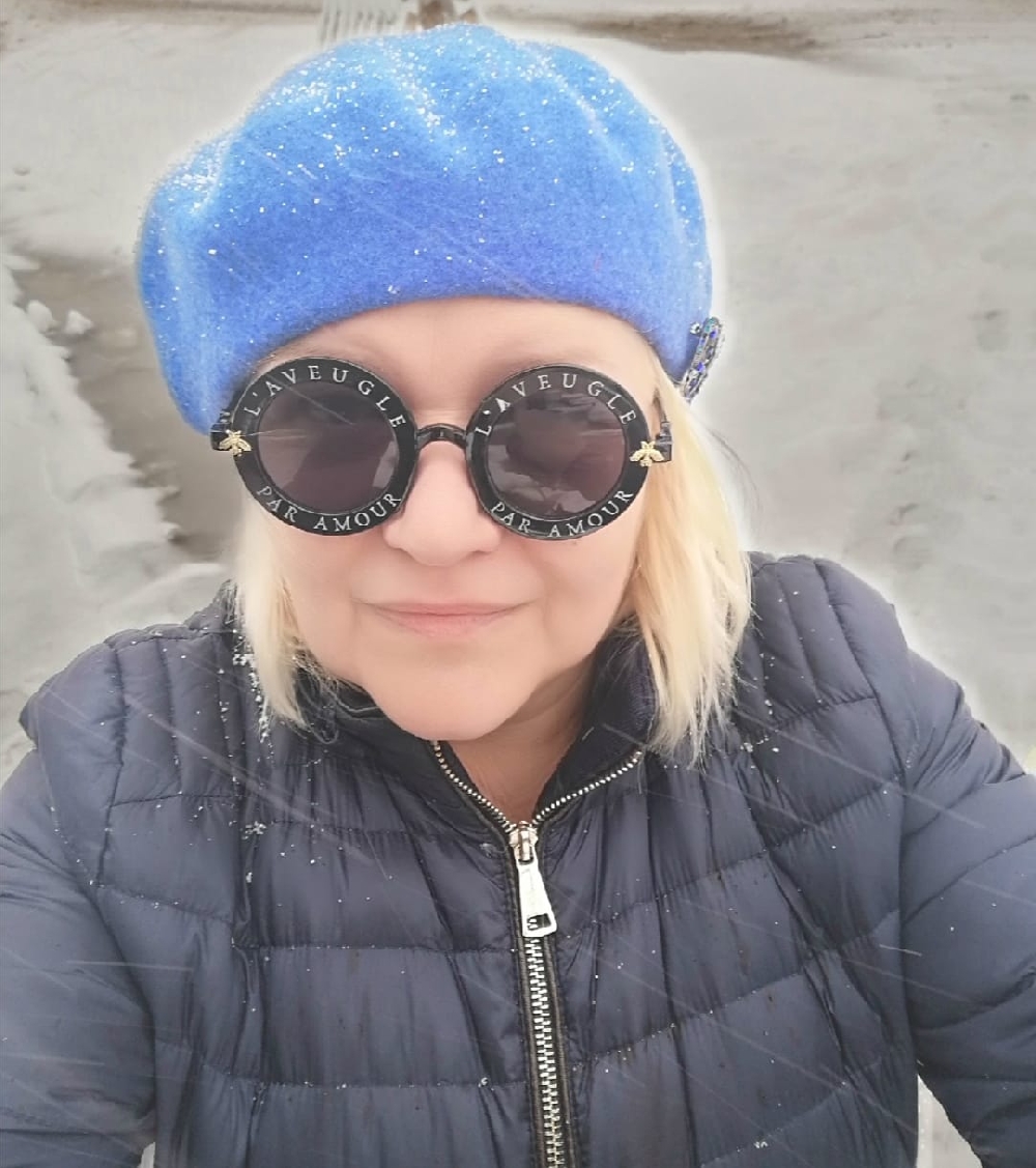 Катя Близнакова се фука с очила за 1000 лева