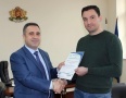 Бомба: Служител на община Стара Загора върти далавери с дезинфектанти (Скандални разкрития)
