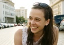 Весела Бабинова не я свърта на едно място (Младата актриса танцува в супермаркет)