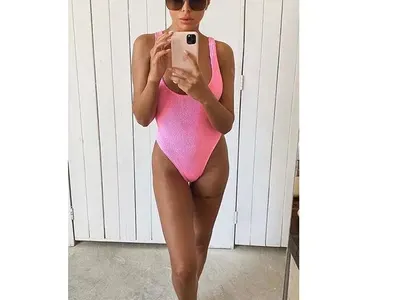 Алисия остана без дрехи в Страстната седмица