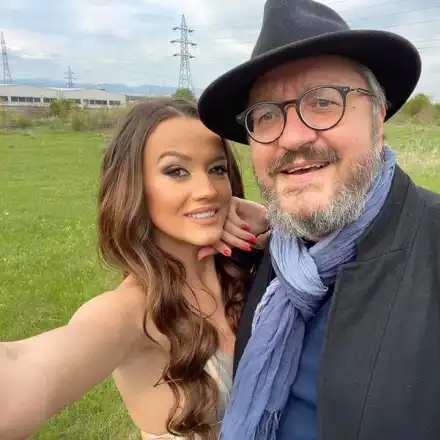 Бившата на Ицо 100-те манекенки спи с Карбовски