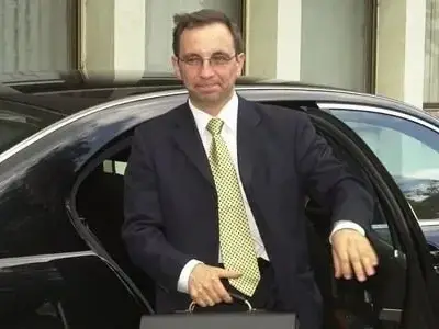 Бившият вицепремиер Николай Василев свърши кеша, дръпна хилядарка от сметката