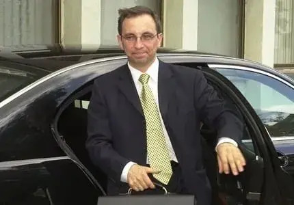 Бившият вицепремиер Николай Василев свърши кеша, дръпна хилядарка от сметката