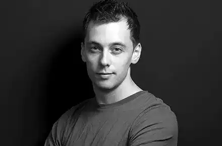 Бойко Кръстанов обикаля София на колело (Вижте как поддръжа форма)