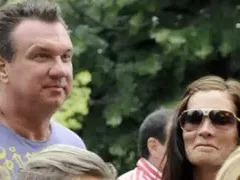 Цеци Красимирова разделена с мъжа си (Моделката се изолира в палата си в Барселона)