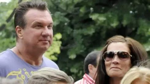 Цеци Красимирова разделена с мъжа си (Моделката се изолира в палата си в Барселона)